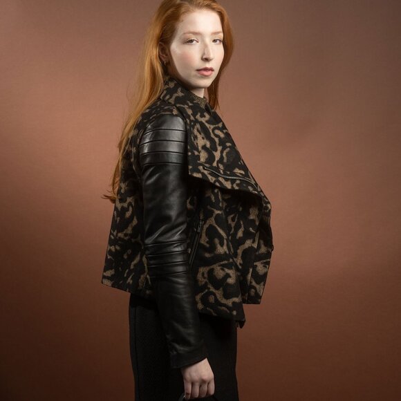 Unique Diane Von Furstenberg Lamb Leather Animal Print Biker Jacket- Size XS - Picture 1 of 13